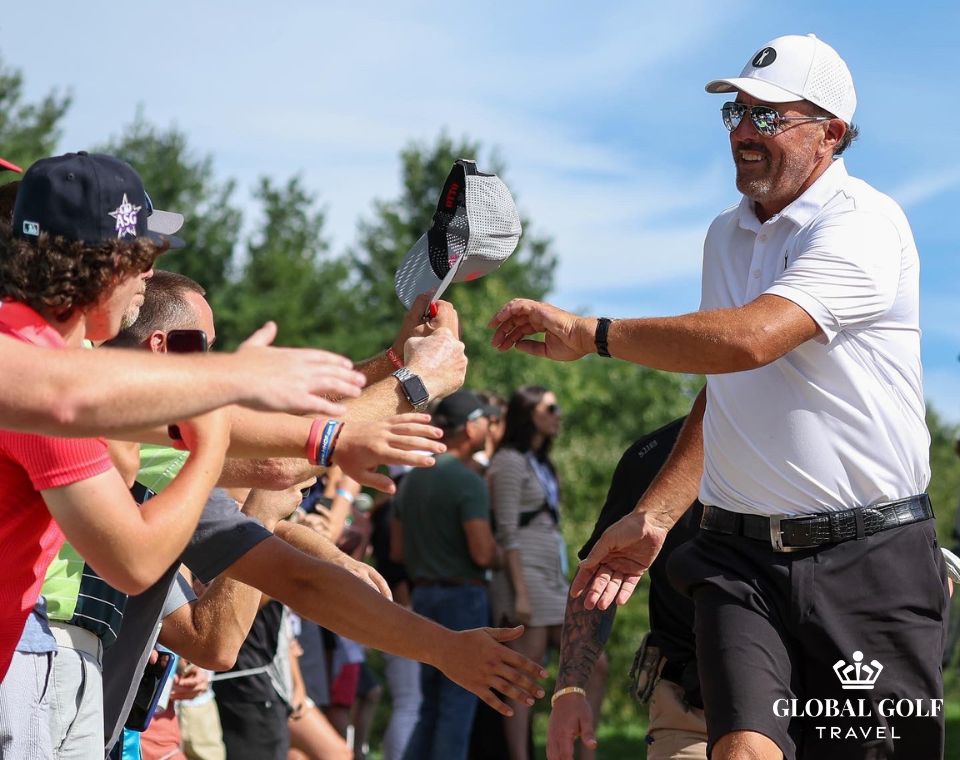 Tham gia tour golf xem giải