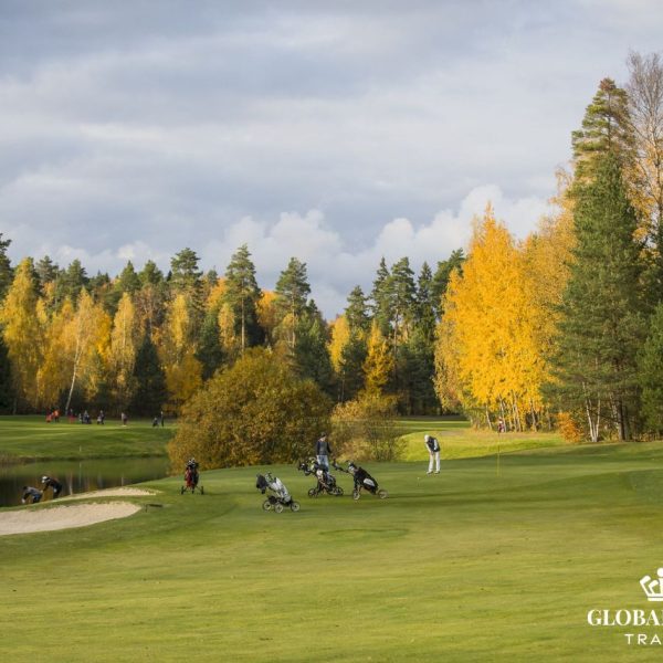 đặt sân golf tại nga