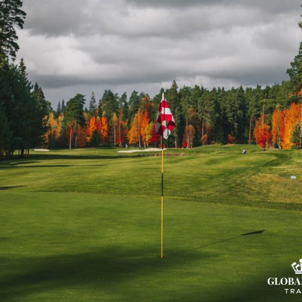 đặt sân golf tại nga